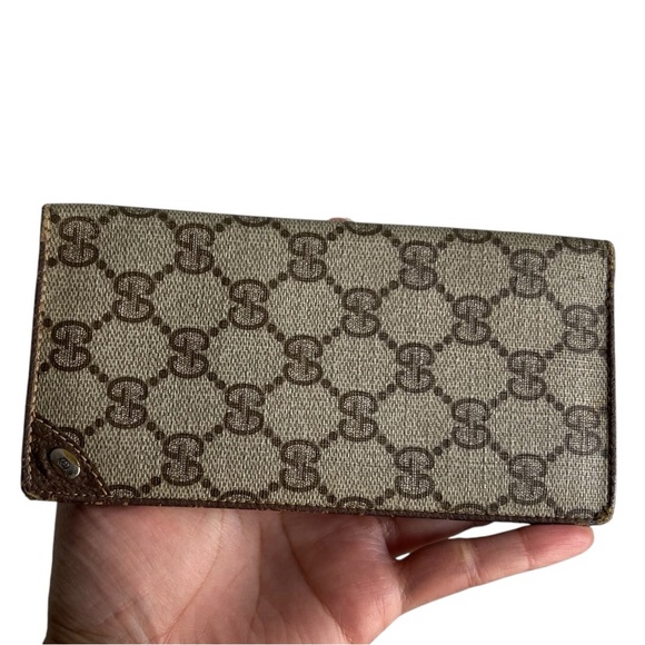 Authentic Gucci bifold long wallet - Picture 1 of 10